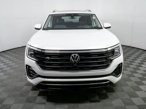 Certified 2025 Volkswagen Atlas SEL Premium R-Line image 40