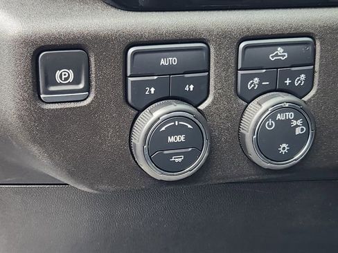 Used 2025 Chevrolet Silverado 1500 LT image 33