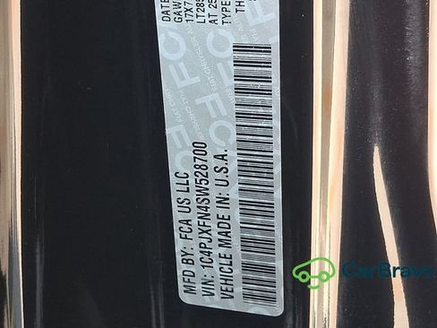 Used 2025 Jeep Wrangler Unlimited Rubicon AWD/4WD image 29