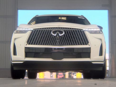 Certified 2026 INFINITI QX60 Luxe w/ Cargo Package AWD/4WD image 5