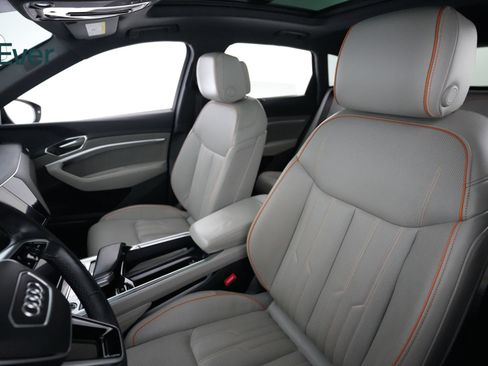 Used 2024 Audi Q8 e-tron Prestige AWD/4WD image 4