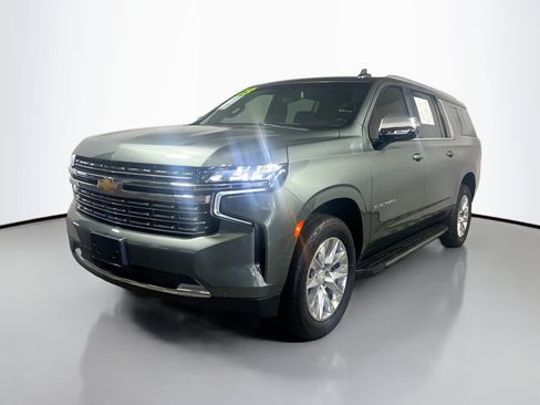 Used 2023 Chevrolet Suburban Premier AWD/4WD image 10