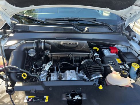 Used 2025 Jeep Compass Trailhawk image 30