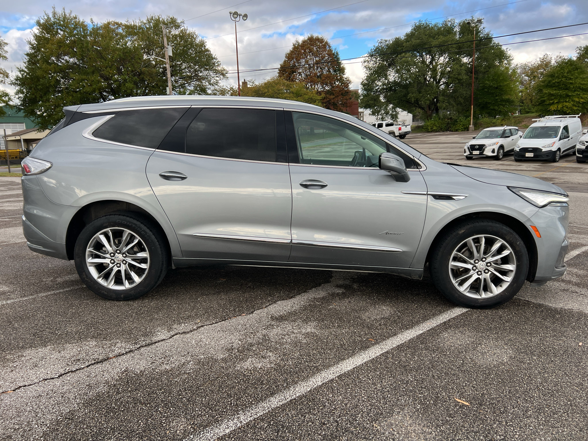 Used 2024 Buick Enclave Avenir w/ Avenir Technology Package AWD/4WD image 2