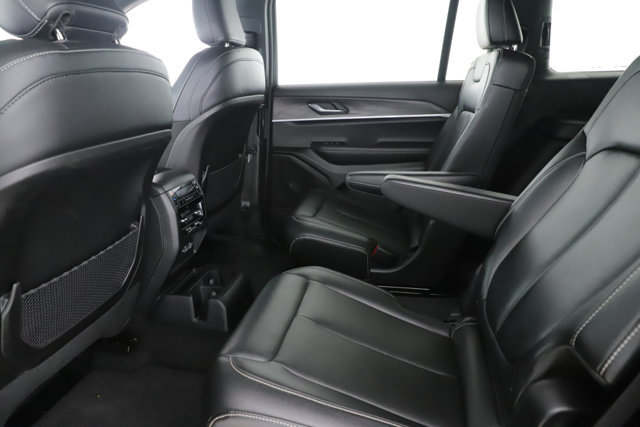 Used 2025 Jeep Grand Cherokee L Limited AWD/4WD image 28