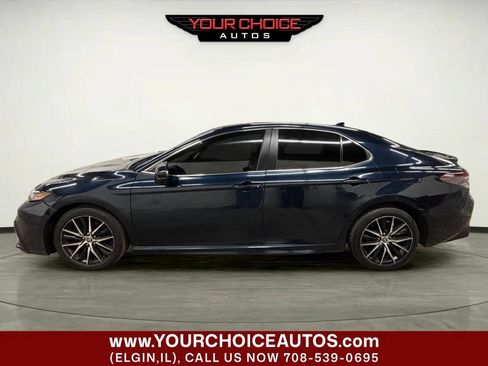 Used 2021 Toyota Camry SE FWD image 2