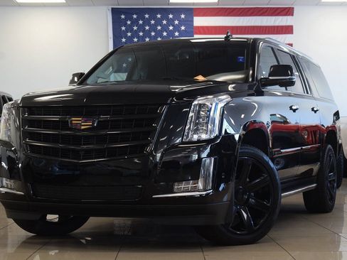 Used 2019 Cadillac Escalade ESV Luxury RWD image 3