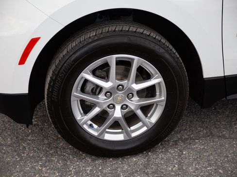 Certified 2023 Chevrolet Equinox LT w/ Driver Convenience Package image 10