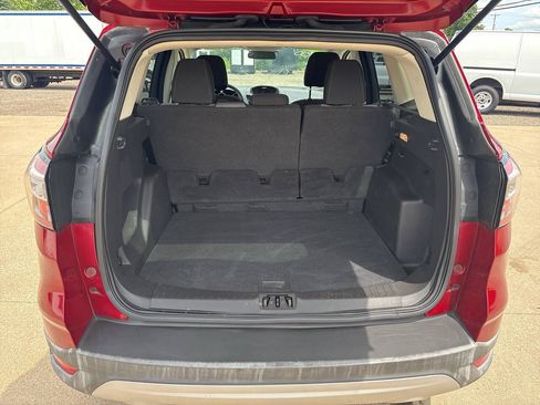 Used 2017 Ford Escape SE w/ SE Cold Weather Package AWD/4WD image 19