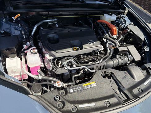 Used 2025 Toyota Crown Signia w/ Advanced Technology Package AWD/4WD image 10