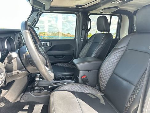 Used 2022 Jeep Gladiator Overland image 23