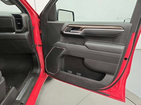 Used 2025 Chevrolet Silverado 1500 LT AWD/4WD image 39