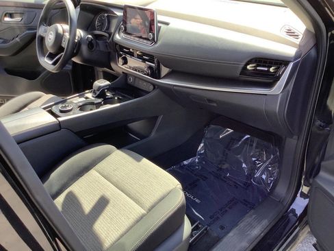 Used 2021 Nissan Rogue SV AWD/4WD image 36