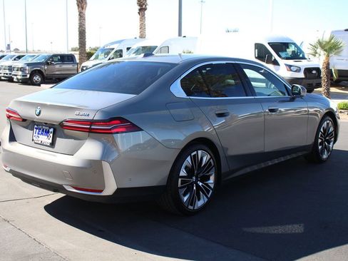 Used 2025 BMW 530i image 8