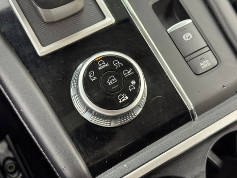 Used 2022 Mitsubishi Outlander SE image 28