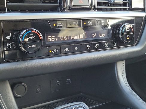 Certified 2024 Nissan Pathfinder Platinum w/ Cargo Package image 32