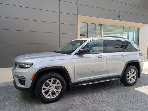 Used 2022 Jeep Grand Cherokee Limited w/ MOPAR Finishing Package RWD image 1