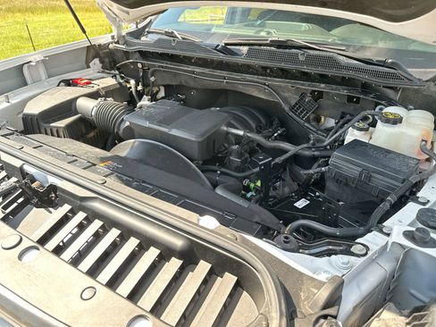 Used 2024 Chevrolet Silverado 2500 Custom w/ Custom Value Package image 24