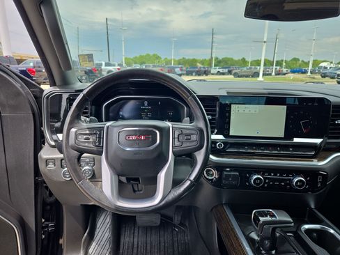 Used 2022 GMC Sierra 1500 Elevation w/ LPO, Elevation Black Package AWD/4WD image 27