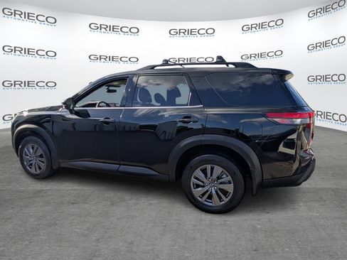 Certified 2024 Nissan Pathfinder SV w/ SV Premium Package AWD/4WD image 5