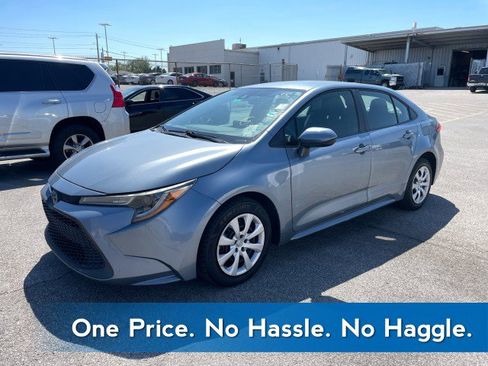 Used 2020 Toyota Corolla LE FWD image 1