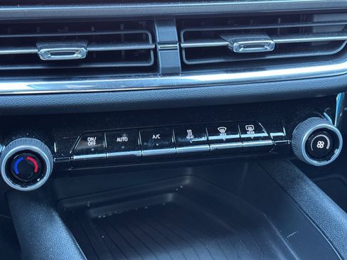 Used 2026 Chevrolet Equinox EV LT image 31