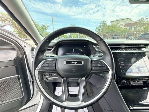 Used 2022 Jeep Grand Cherokee L Laredo w/ Luxury Tech Group I image 9