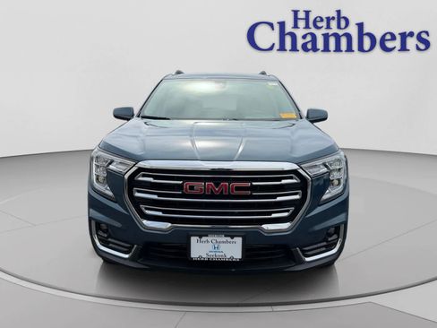 Used 2024 GMC Terrain SLT AWD/4WD image 2