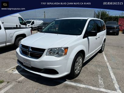 Used 2018 Dodge Grand Caravan SE w/ UConnect Hands-Free Group