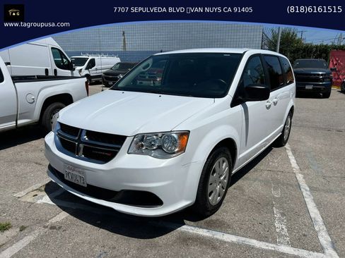 Used 2018 Dodge Grand Caravan SE w/ UConnect Hands-Free Group FWD image 1