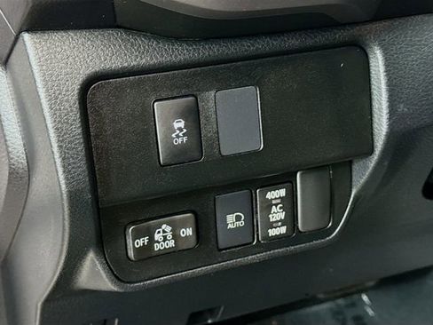 Used 2022 Toyota Tacoma TRD Off-Road image 10