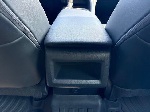 Used 2023 Toyota Camry SE w/ Cold Weather Package FWD image 27