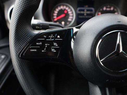 Used 2025 Mercedes-Benz Sprinter 2500 image 18