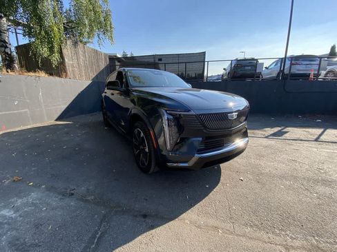 Certified 2026 Cadillac Escalade IQ Sport 2 AWD/4WD image 8