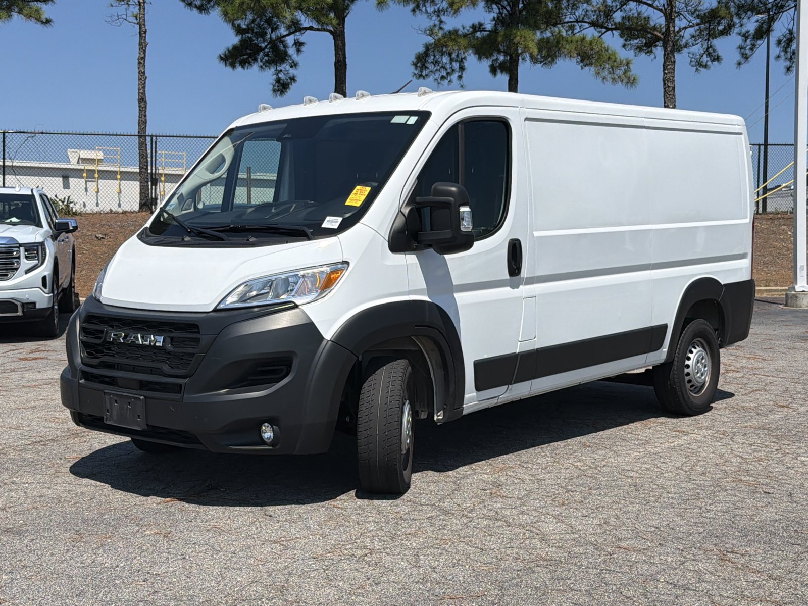 Used 2025 RAM ProMaster 2500 w/ Convenience Group FWD image 13