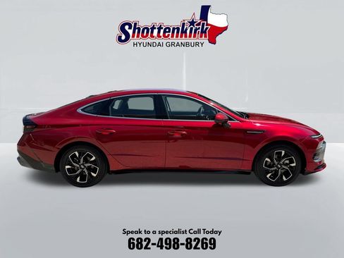 Used 2025 Hyundai Sonata SEL FWD image 5