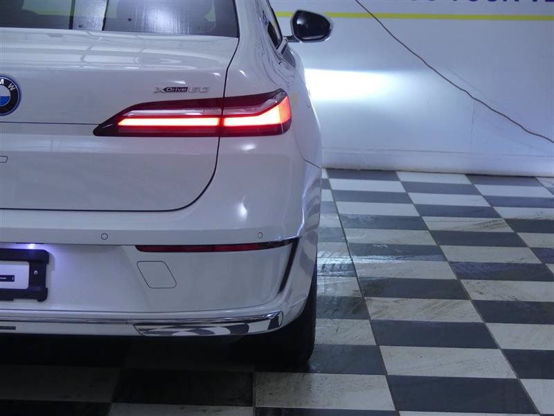 Used 2023 BMW i7 xDrive60 AWD/4WD image 43