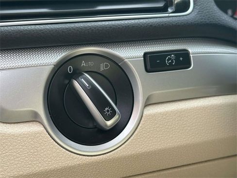 Used 2019 Volkswagen Passat 2.0T Wolfsburg image 20