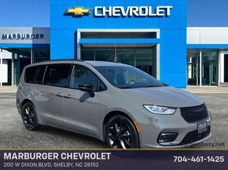 Used 2025 Chrysler Pacifica Limited FWD video 1