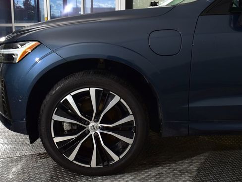 Used 2023 Volvo XC60 T8 Plus w/ Climate Package image 9