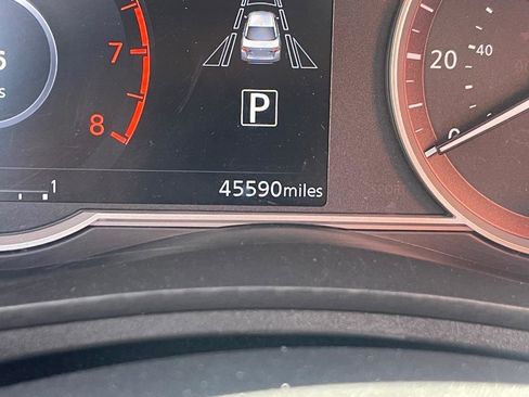 Used 2025 Nissan Versa SV FWD image 17