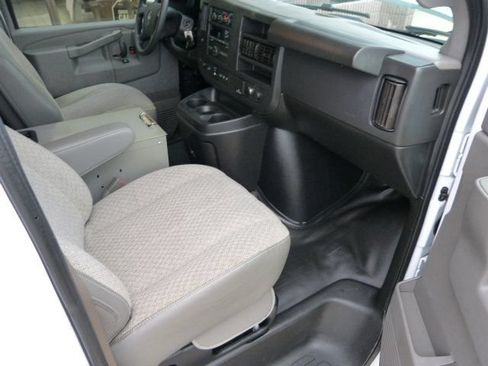 Used 2019 GMC Savana 3500 w/ Power Convenience Package RWD image 36