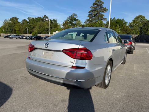 Used 2016 Volkswagen Passat 1.8T SE FWD image 6