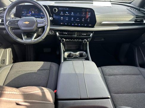 Used 2024 Chevrolet Traverse LS image 12