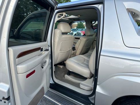 Used 2004 Cadillac Escalade EXT AWD/4WD image 12