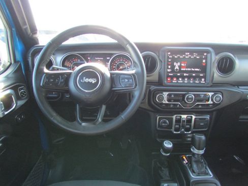 Used 2023 Jeep Gladiator Sport AWD/4WD image 24