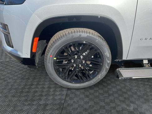 New 2026 Jeep Grand Wagoneer Limited image 14