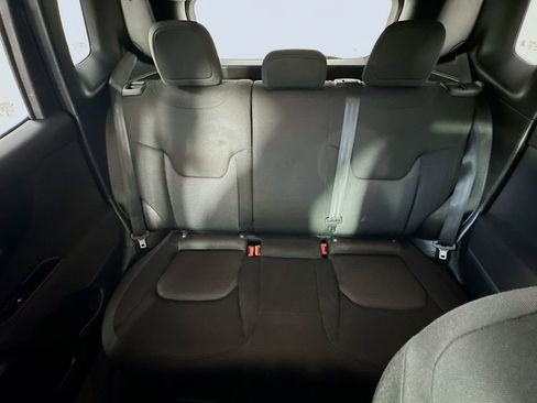 Used 2019 Jeep Renegade Sport w/ UConnect 7.0 Group AWD/4WD image 13