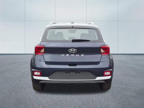 New 2026 Hyundai Venue SEL FWD image 5
