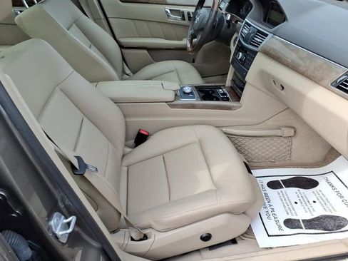 Used 2011 Mercedes-Benz E 350 4MATIC Sedan image 9